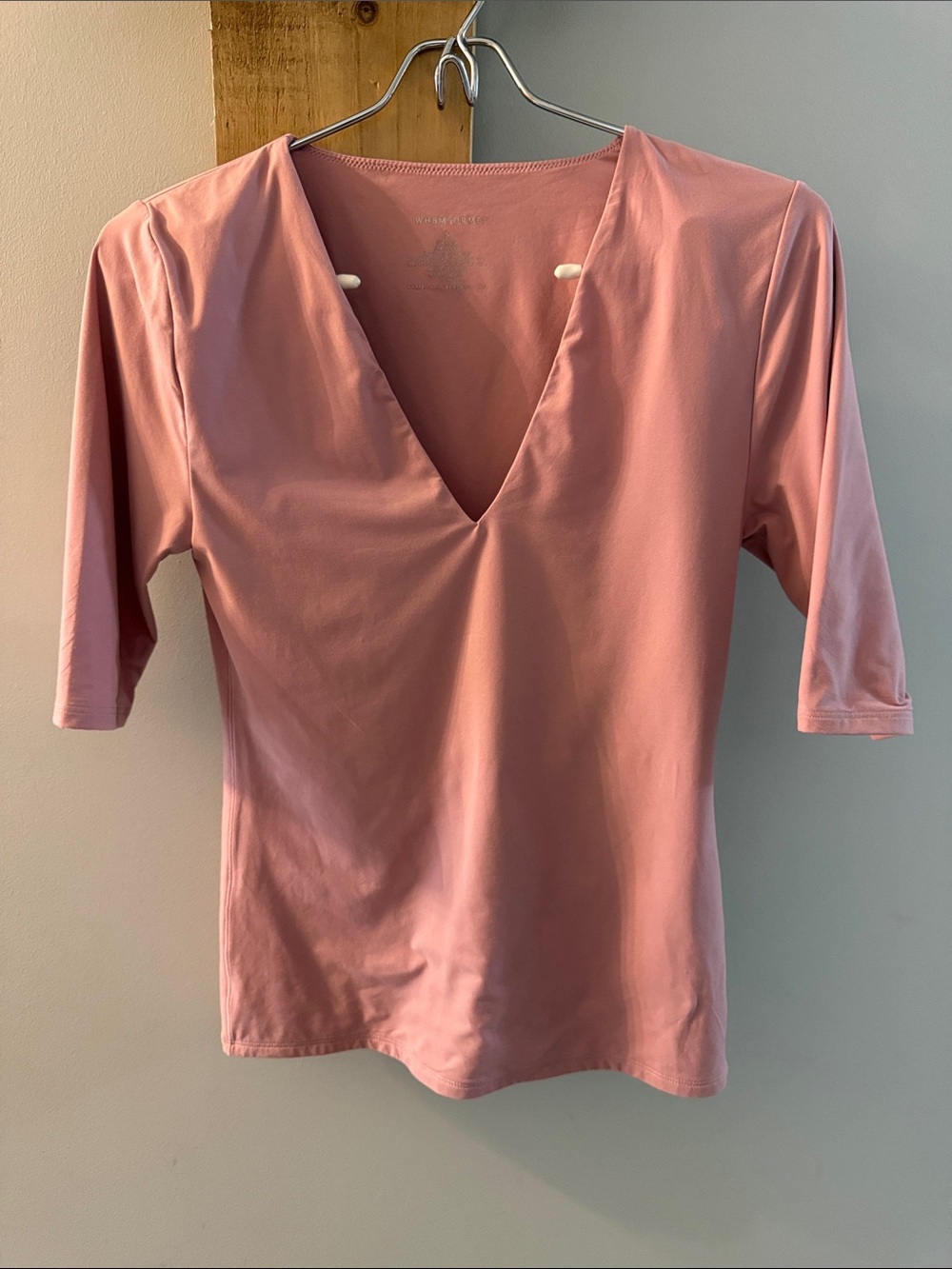 White House Black Market Rose Pink V-Neck Short Sleeve Top
